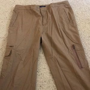 Chaps cargo Capri pant
